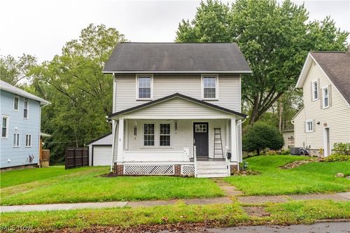 417 Tuscarawas Ave Nw, Brewster, OH, 44613-1033 | Card Image