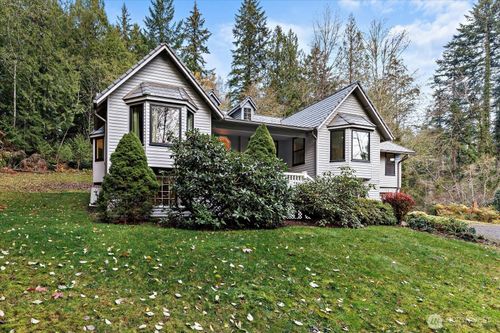 8542 Battle Point Dr Ne, Bainbridge Island, WA, 98110-4402 | Card Image