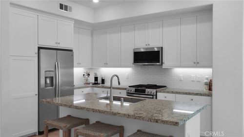 203-27410 Merlin Pl, Valencia, CA, 91381-2147 | Card Image