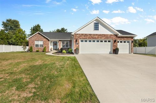 405 Duffy Dr, Marine, IL, 62061-4401 | Card Image