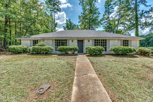 107 Woodgate Dr, Brandon, MS, 39042-2115 | Card Image