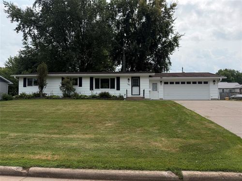 305 W Elm St, Thorp, WI, 54771-9636 | Card Image