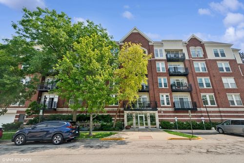 unit-207-7757 Van Buren St, Forest Park, IL, 60130-4806 | Card Image