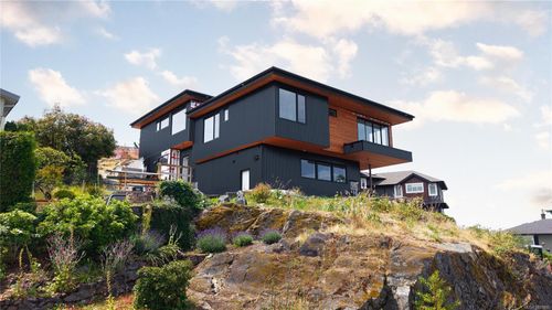 3700 Kootenay Pl, Saanich, BC, V8P2G2 | Card Image