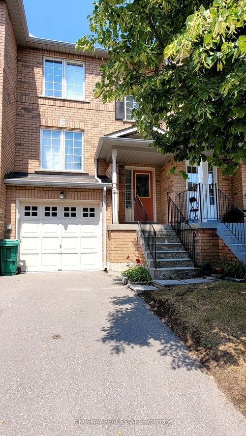 38-2 Clay Brick Crt, Brampton, ON, L6V4M7 | Card Image