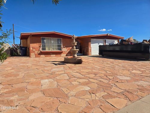 10560 Cuesta Brava Ln, El Paso, TX, 79935-2211 | Card Image