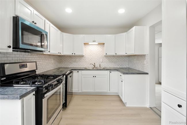 Kitchen 1.JPG | Image 10