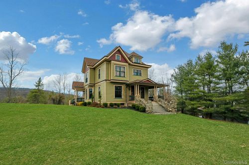 2 Pine Hill Rd, Chester, NY, 10918-1742 | Card Image