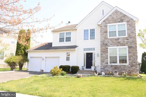 1035 Jervin Dr, ALLENTOWN, PA, 18104-3456 | Card Image
