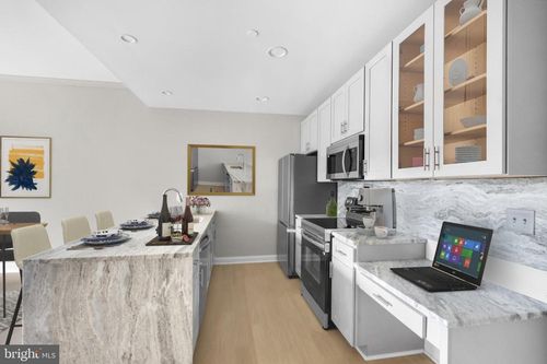 2209-1801 Market Street, PHILADELPHIA, PA, 19103 | Card Image