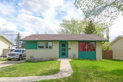 11313 101a St, Grande Prairie, AB, T8V2S3 | Card Image