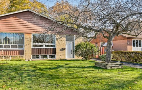 37 Billingsgate Cres, Ajax, ON, L1S2R7 | Card Image