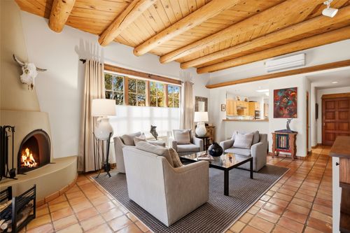 506-3101 Old Pecos Trl, Santa Fe, NM, 87505-9092 | Card Image