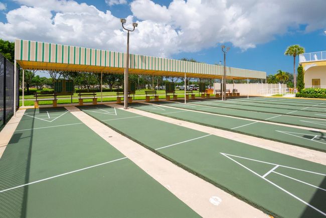 322 - 322 Windsor N, Condo with 1 bedrooms, 2 bathrooms and null parking in West Palm Beach FL | Image 25