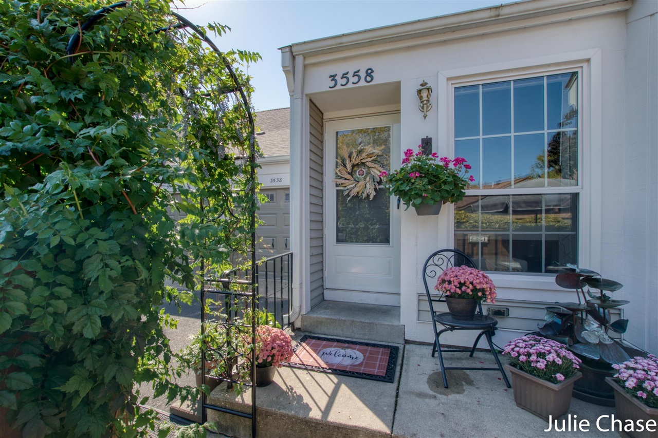 Whispering Brook Dr, Grand Rapids, MI 49508