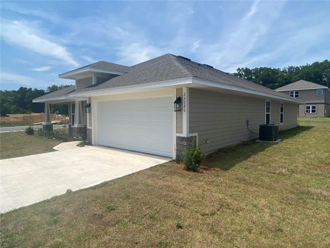 25086 Sw 24 Th Place, House other with 3 bedrooms, 2 bathrooms and null parking in Newberry FL | Image 3