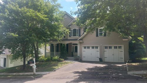 2 Blackstone Ct, Danbury, CT, 06811-3886 | Card Image