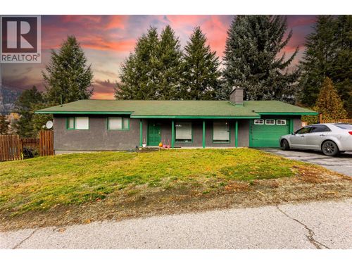 1895 Columbia Gardens Rd, Fruitvale, BC, V0G1L1 | Card Image