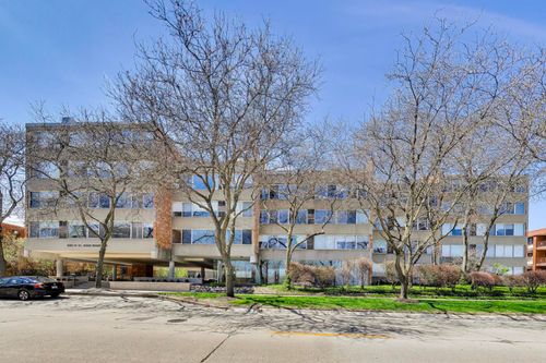 301-2024 Saint Johns Ave, Highland Park, IL, 60035-2479 | Card Image