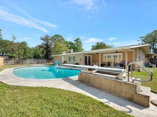 1615 Redway Ln, Houston, TX, 77062-5414 | Card Image