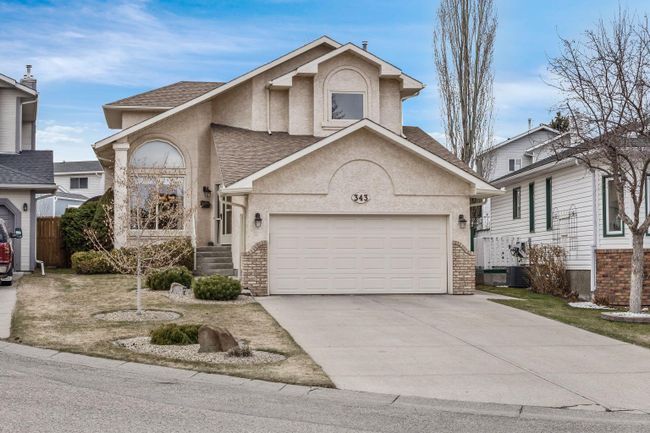 343 Shawinigan Place Sw, Home with 4 bedrooms, 2 bathrooms and 6 parking in Calgary AB | Image 3