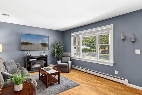 35 Harts Rd, East Moriches, NY, 11940-1109 | Card Image