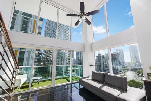 1116-41 Se 5th St, Miami, FL, 33131-2542 | Card Image