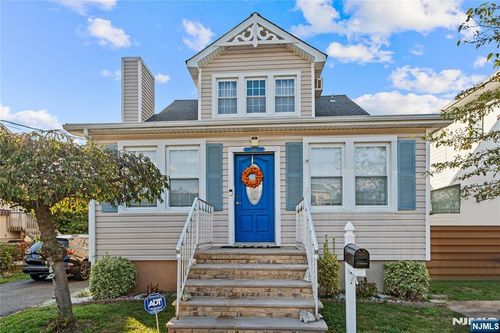 1041 Stonewall Ln, Secaucus, NJ, 07094-4130 | Card Image