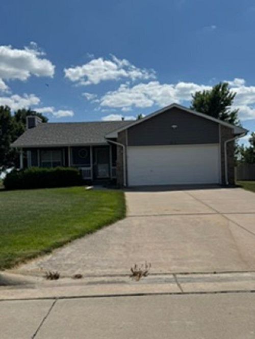 517 Clover Lane, Hesston, KS, 67062 | Card Image