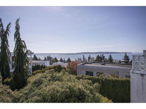 15662 Semiahmoo Ave, White Rock, BC, V4B1V4 | Card Image
