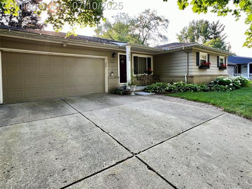 1580 Marylestone Dr, West Bloomfield, MI, 48324-3842 | Card Image