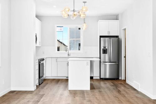 204-40 Creekside Way Sw, Calgary, AB, T2X6E2 | Card Image
