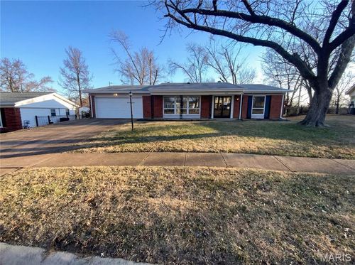 4918 Caribee Dr, Saint Louis, MO, 63128-2924 | Card Image