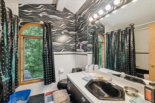18-2680-Pardee-Rd-Howell-MI-48843-WindowStill-13.jpg | Image 12