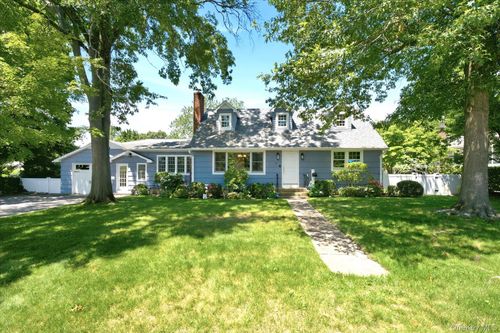 7 Vine St, Bayville, NY, 11709-1932 | Card Image