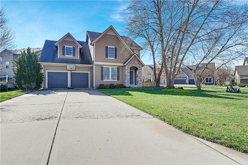 6047 Theden St, Shawnee, KS, 66218-9258 | Card Image