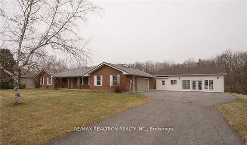 18505 Glen Rd, Williamstown, ON, K0C2J0 | Card Image