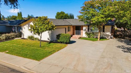 707 Granada Ln, Vacaville, CA, 95688-2038 | Card Image