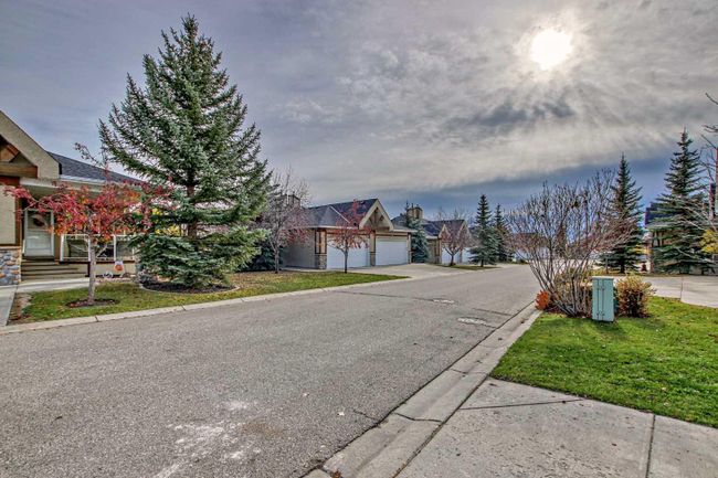 37 Rowland Lane, Home with 3 bedrooms, 2 bathrooms and 2 parking in Okotoks AB | Image 47