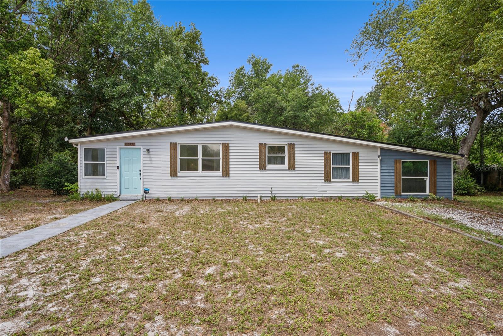 Residential in DELTONA