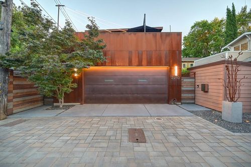 2210 Blues Alley, Sacramento, CA, 95816 | Card Image