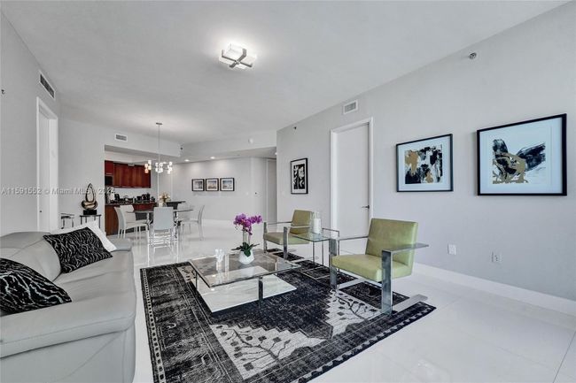 503 - 15811 Collins Ave, Condo with 3 bedrooms, 3 bathrooms and null parking in Sunny Isles Beach FL | Image 21