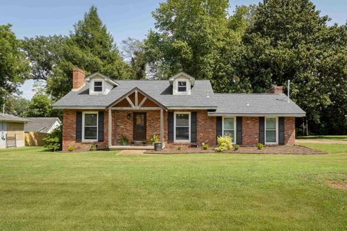 807 Rebel Dr, Tuscumbia, AL, 35674-3101 | Card Image