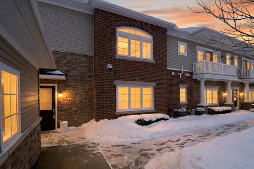 5635 Arbor Chase Dr, Ann Arbor, MI, 48103-3527 | Card Image
