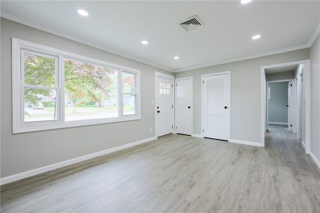 31 Forbes St, House other with 3 bedrooms, 1 bathrooms and 3 parking in Riverside RI | Image 4