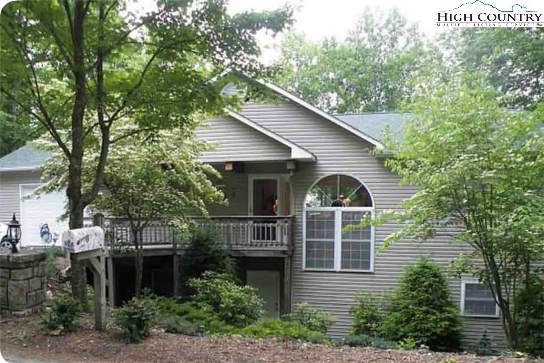 Saint Andrews Rd, Beech Mountain, NC 28604