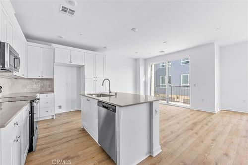 unit-6-9423 Sepulveda Blvd, North Hills, CA, 91343-2175 | Card Image