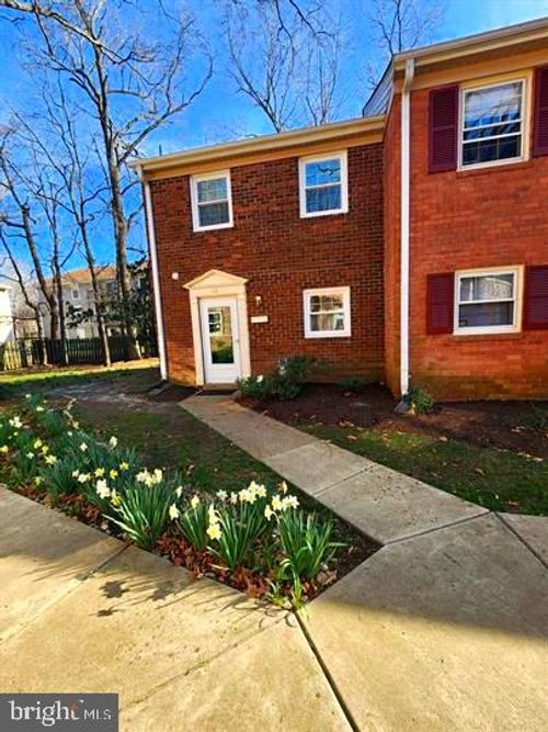431-431 Greenbrier Ct, Fredericksburg, VA, 22401-5562 | Card Image