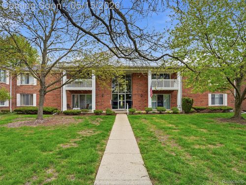 42231 Toddmark Ln, Clinton Twp, MI, 48038-6811 | Card Image