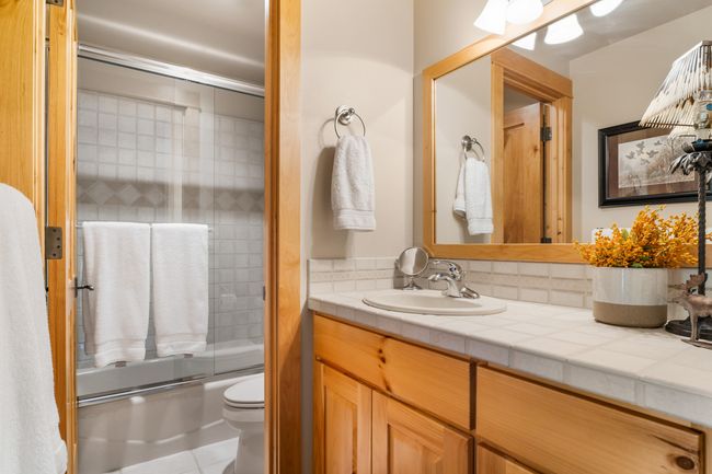 Full Bathroom | Image 46